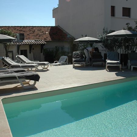 Brit Hotel Confort Le Revest แซ็งต์-แมกซีม ภายนอก รูปภาพ