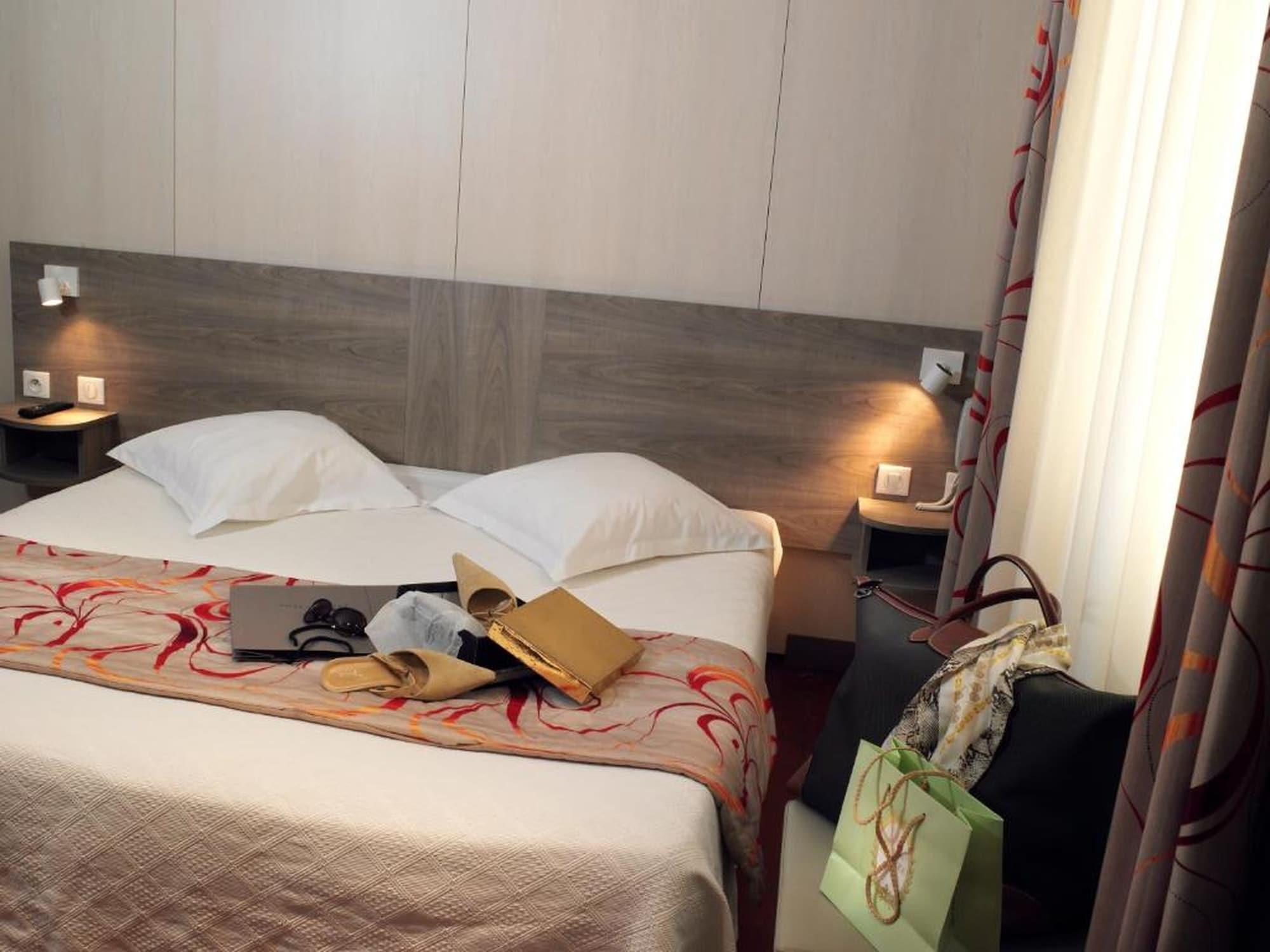 Brit Hotel Confort Le Revest แซ็งต์-แมกซีม ภายนอก รูปภาพ