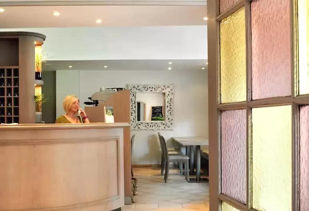 Brit Hotel Confort Le Revest แซ็งต์-แมกซีม ภายนอก รูปภาพ