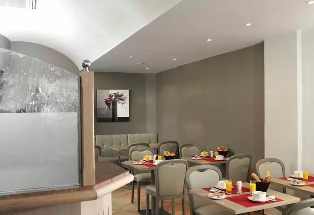 Brit Hotel Confort Le Revest แซ็งต์-แมกซีม ภายนอก รูปภาพ
