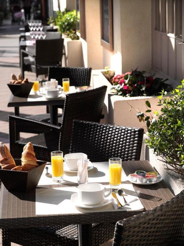 Brit Hotel Confort Le Revest แซ็งต์-แมกซีม ภายนอก รูปภาพ