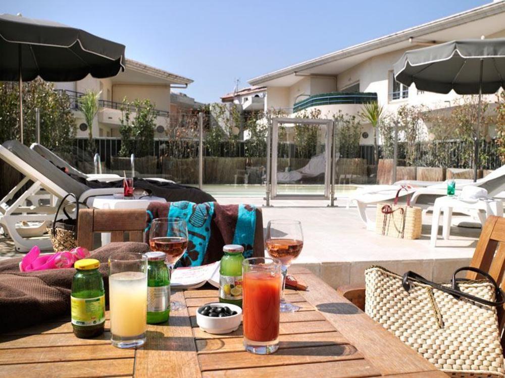 Brit Hotel Confort Le Revest แซ็งต์-แมกซีม ภายนอก รูปภาพ